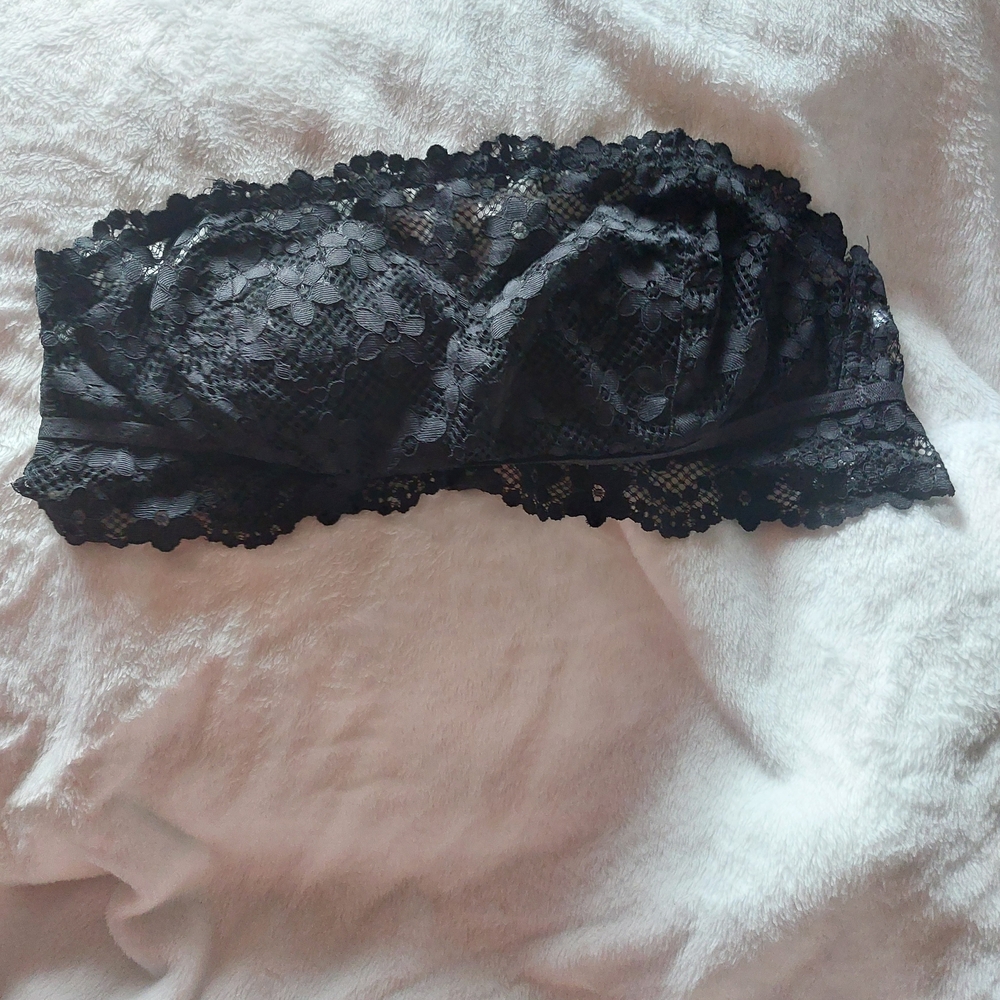 Listicle Black Bandeau Intimates